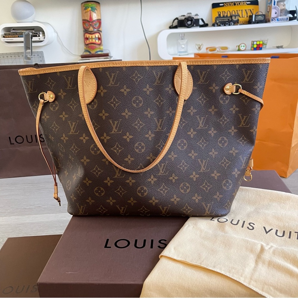 Louis Vuitton MM Neverfull